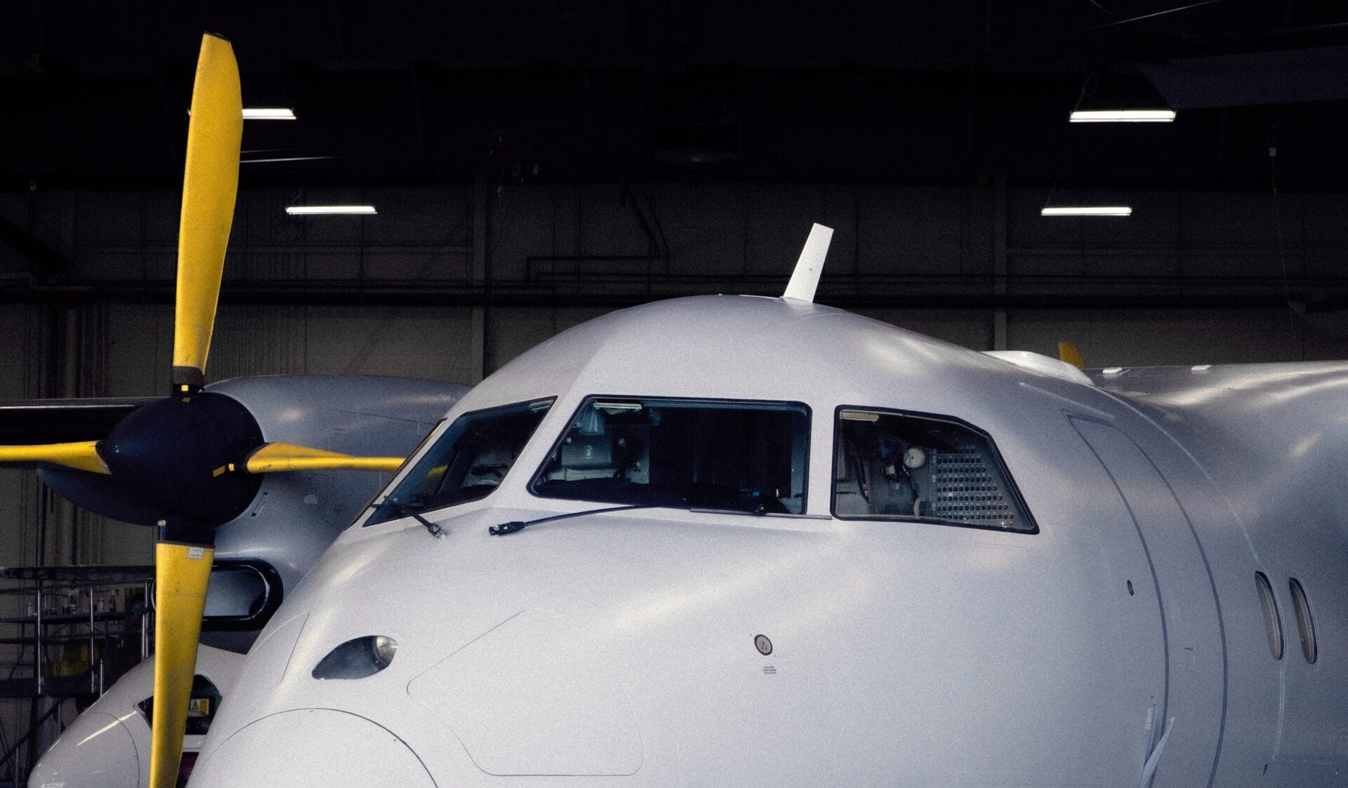 DHC-8-100 Dash 8 100 with SATCOM starlink installed